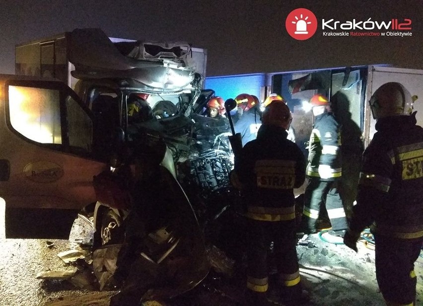 Tragiczny wypadek na autostradowej obwodnicy Krakowa. Nie żyje jedna osoba