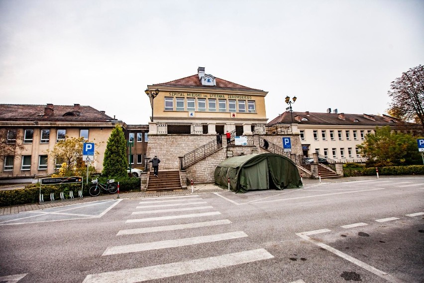 "Lombardię mamy u nas już od czterech tygodni". Reportaż z oddziału covidowego krakowskiego szpitala im. Żeromskiego