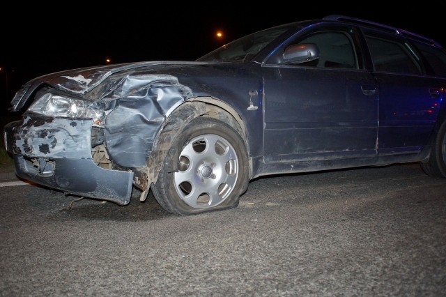 W sobotę, przed godz. 23., kierująca samochodem osobowym Opel Signum, wymusiła pierwszeństwo przejazdu na jadącym ul. Główną Audi. Kolizja miała miejsce na skrzyżowaniu ulic Głównej i Przemysłowej w miejscowości Głobino. Na szczęście żaden z uczestników kolizji nie doznał większych obrażeń.