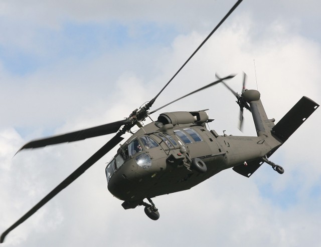Helikopter BLACK HAWK w locie. Fot. archiwum