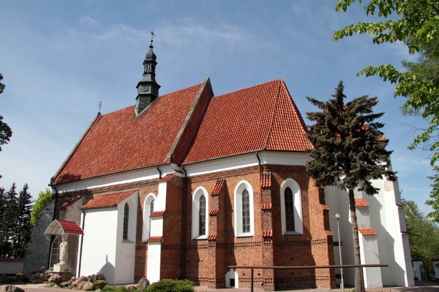 Prawie milion złotych przeznaczony zostanie na renowację i remont zabytkowego zespołu przy kościele pod wezwaniem Świętego Zygmunta w Siennie.