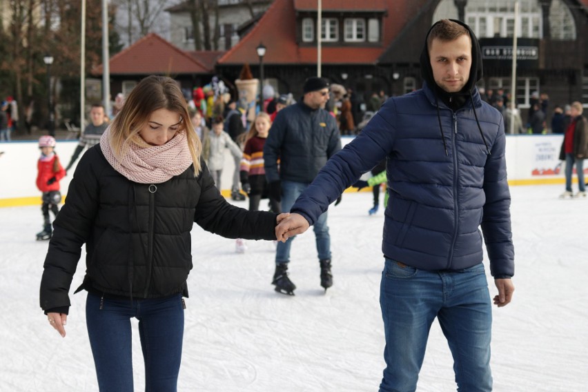 Podczas parady na lodowisku zobaczyliśmy m.in. maskotki...