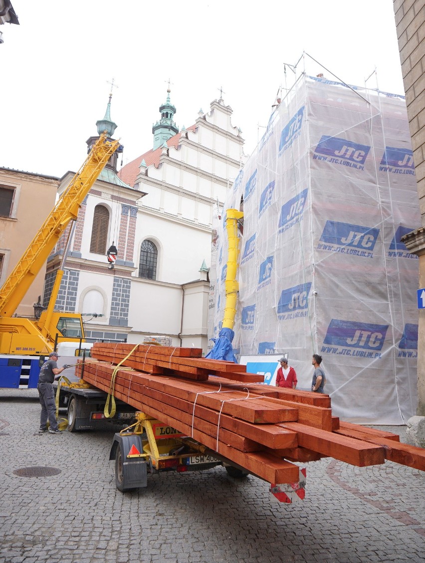 Remont zabytkowej kamienicy na Starym Mieście. „Dobrze, że w końcu coś się dzieje”