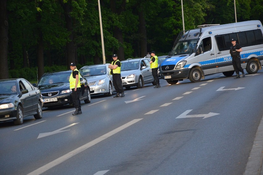 Kolejny alarm bombowy we Wrocławiu (ZDJĘCIA)