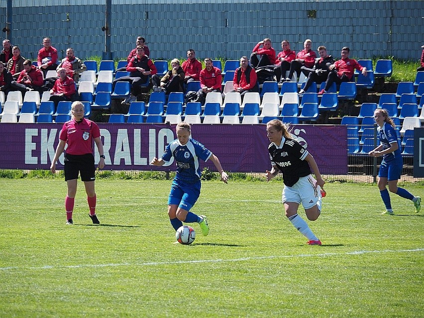 Futbol kobiet. Kolejna wygrana TME UKS SMS Łódź ZDJĘCIA