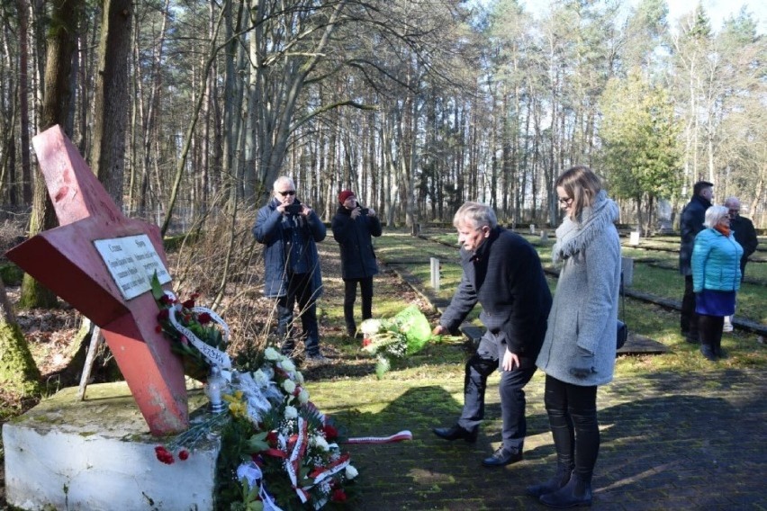 Lębork. Radny chce zastąpienia czerwonej gwiazdy na cmentarzu krzyżem prawosławnym