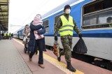 Tak należy spakować plecak ewakuacyjny i zachowywać się w czasie ostrzału. Te informacje w poradniku "Bądź gotowy"