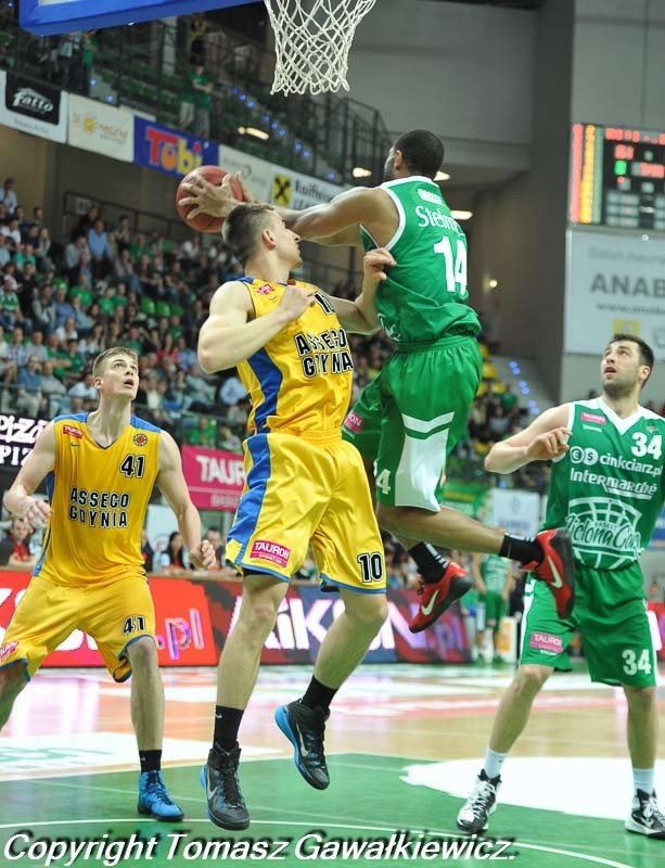 Zielona Góra. Koszykówka. Tauron Basket Liga. Drugi mecz...