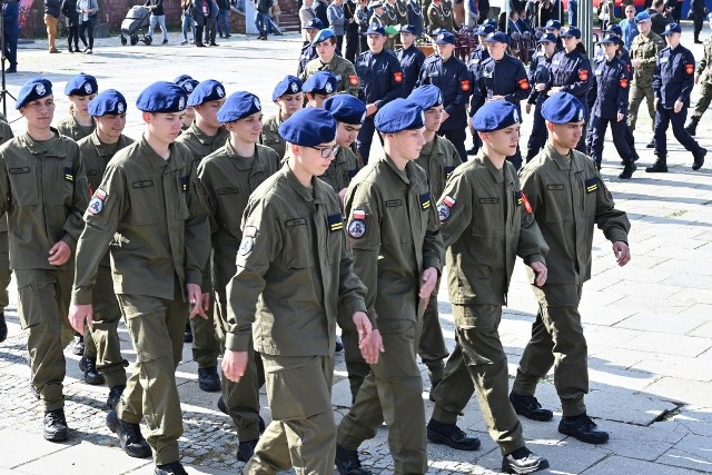 Ślubowanie klas mundurowych w Kielcach