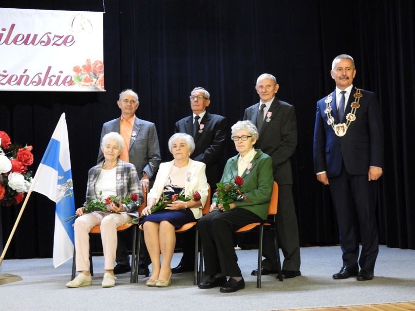 Jubileusze małżeńskie w Tucholi. Świętowało osiemnaście par [zdjęcia]