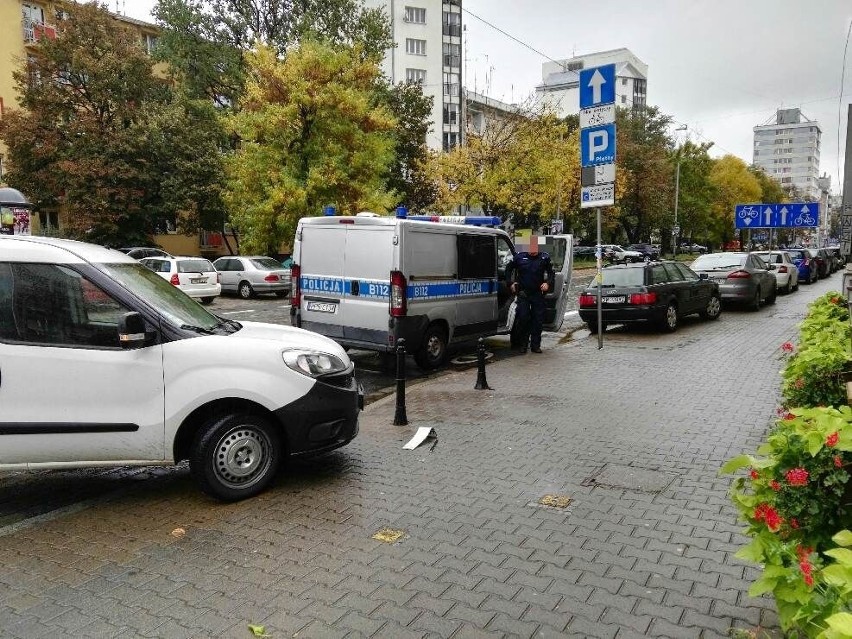 Policja zlekceważyła czerwone światło. I stłuczka!