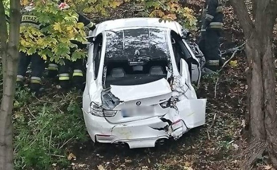 BMW wjechało w skarpę. Zdjęcia na DZ24 nadesłał internauta...