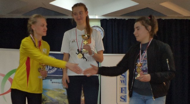 Mistrzostwa województwa seniorek wygrała  Sabina Jarząbek (w środku), druga była Anna Zarańska, trzecia Marta Strzelecka