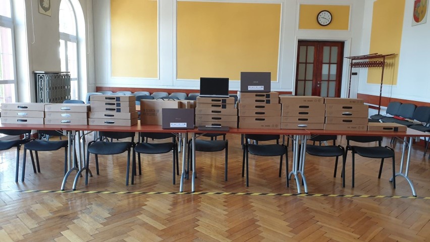 Starostwo Powiatowe w Jędrzejowie zakupiło 36 laptopów do...