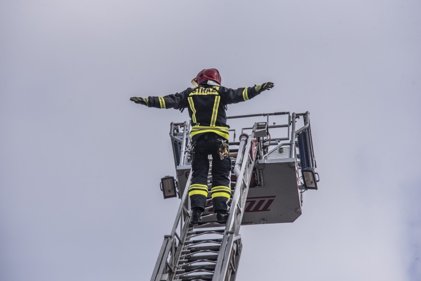 Test wysokościowy dla przyszłych strażaków [ZDJĘCIA, WIDEO]...