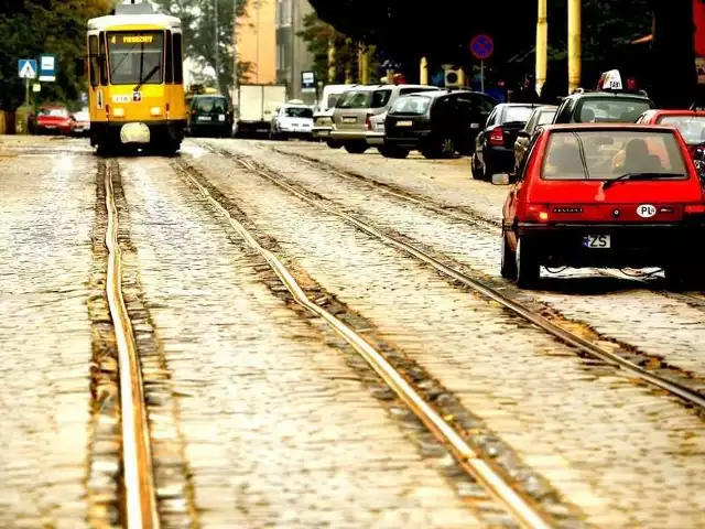 Stan jezdni a zwłaszcza torowiska na ulicy Potulickiej jest fatalny. W razie braku remontu generalnego grozi zamknięcie ruchu tramwajowego.