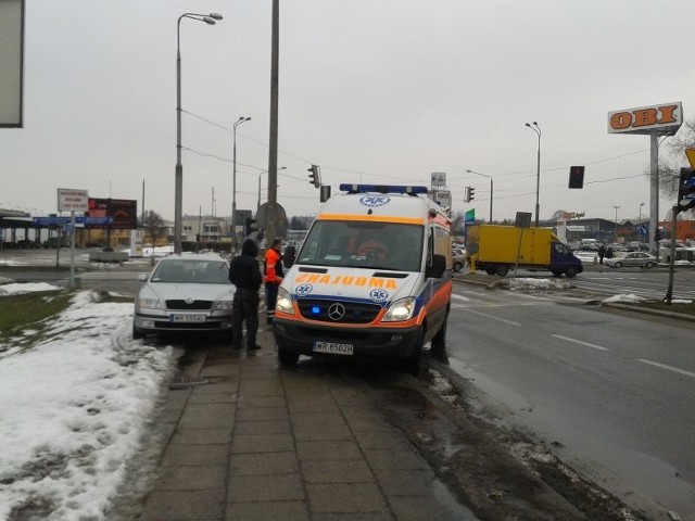 W kolizji na skrzyżowaniu Mireckiego, Wernera i Szarych Szeregów uczestniczyła między innymi skoda.