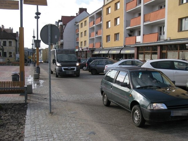 Na ulicy Wojska Polskiego i przyległych do niej ulic płatne parkingi będą za około dwa miesiące.