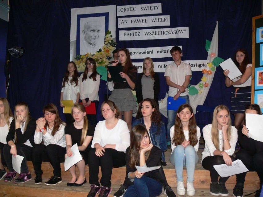 W tarnobrzeskim gimnazjum rozstrzygnęli konkurs pod hasłem Jan Paweł II jako papież młodzieży