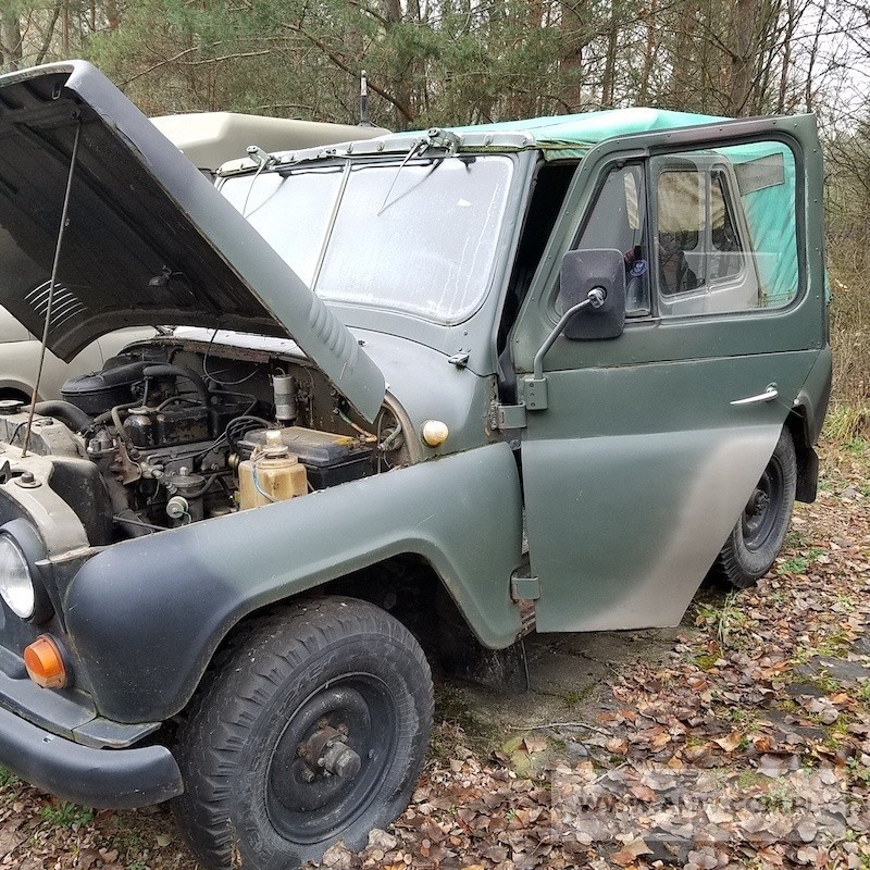 Samochód terenowy UAZ 469B...