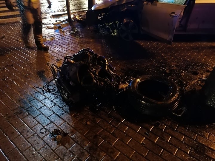 Białystok. Wypadek w centrum miasta. Po uderzeniu silnik...