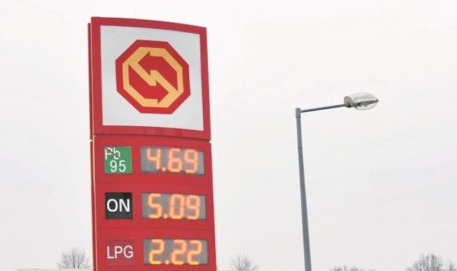 Benzyna i olej napędowy tanieją już od końca listopada. Ale nasze województwo to wciąż najwyższe ceny średnie paliw