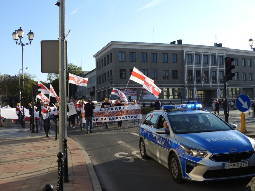 3.1o.2021, Białystok. Manifestacja Białorusinów w centrum...