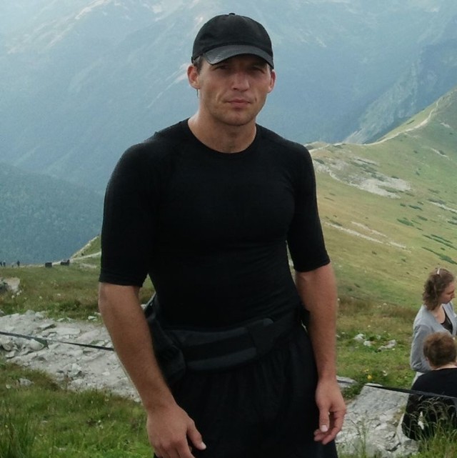 Radosław Rydzewski, który kilka dni temu został wicemistrzem świata w kick boxingu, lubi podróżować i chodzić po górach.
