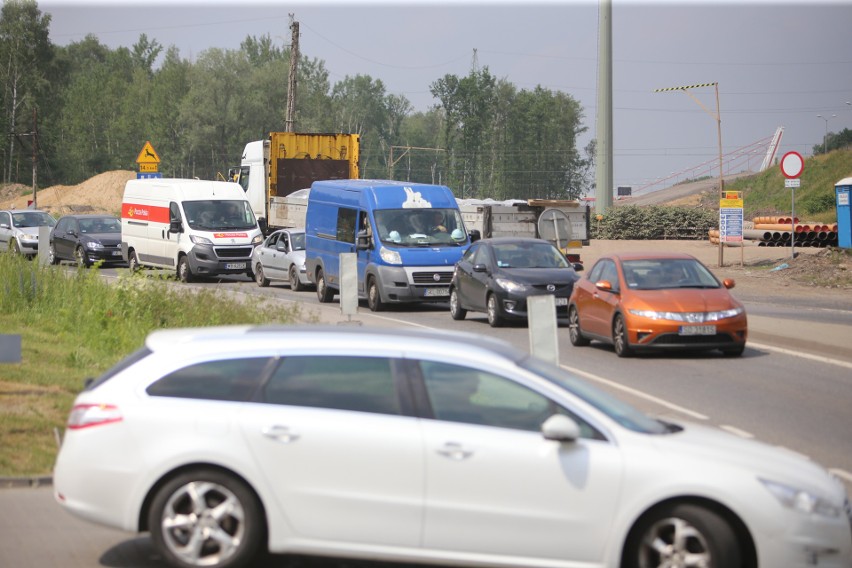 Węzeł Giszowiec. Skrzyżowanie ulic Pszczyńskiej i 73 Pułku...