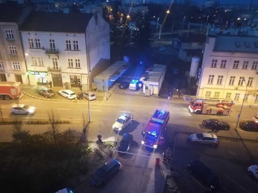 Trzy wozy strażackie i policja na ul. Jabłońskiego w Rzeszowie [ZDJĘCIA INTERNAUTY]