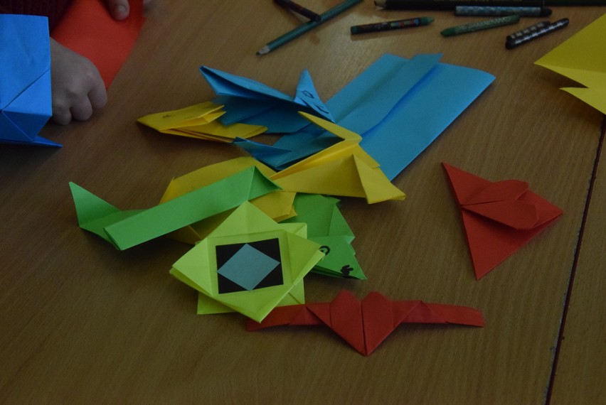 XVIII Święto Origami. Papierowe dzieła sztuki w Szkole Podstawowej nr 47 (zdjęcia)