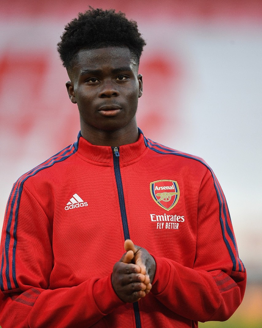 Bukayo Saka - pomocnik Anglii. Klub Arsenal Londyn. Data...