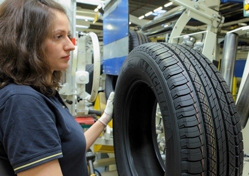 100-milionowa opona Michelin schodzi z taśmy produkcyjnej.