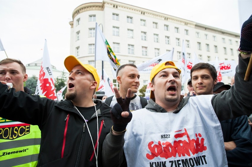 Strajk górników. Związkowcy grożą generalnym strajkiem,...