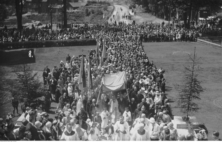 Krynica, 1918-1939. Fragment procesji Bożego Ciała.