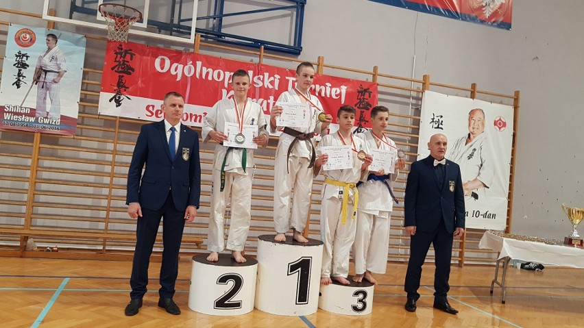 Cztery medale karateków z Niekłania na zawodach Sendomiria Cup w Sandomierzu [ZDJĘCIA]