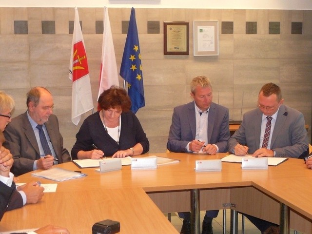 Przedstawiciele Konstantynowa Łódzkiego oraz Dalkii podpisali wczoraj umowę, która ma przynieść korzyści mieszkańcom.