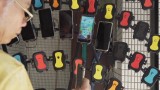 Pokemon GO. Zamontował przy rowerze kilkadziesiąt smartfonów, by... łapać Pokemony (video) 