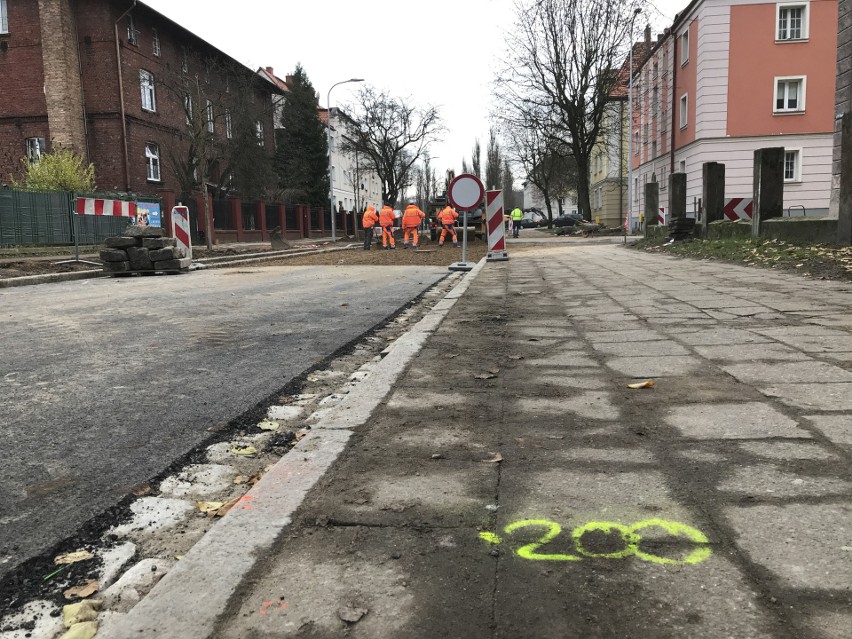 Mieszko wielkim władcą był i zasługuje na wyremontowaną ulicę w Słupsku [ZDJĘCIA]