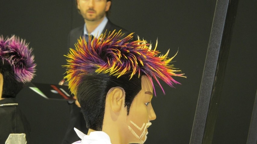Modne fryzury na jesień 2013 - takie robi Damian Duda