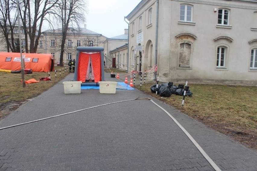 Podejrzany proszek w przesyłce. Służby ratownicze przystąpiły do akcji w zamojskim sądzie