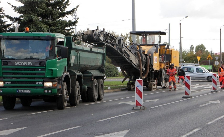 W Grudziądzu jednocześnie remontowane  są nawierzchnie ulic...