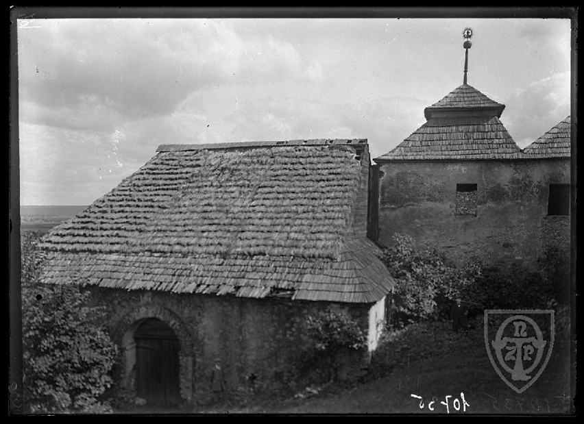 1914 , Kościół i klasztor oo. Bernardynów - wjazd do...