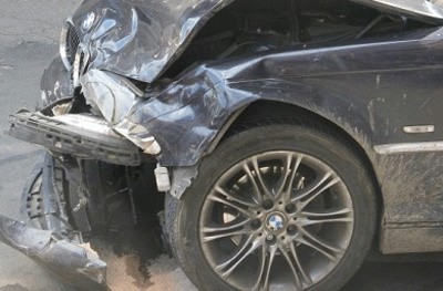 W wyniku wypadku do szpitala w Sławnie trafił 24-letni kierowca i 2 pasażerów.