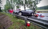 Śmiertelny wypadek na trasie Piła - Jastrowie. Samochód uderzył w barierki
