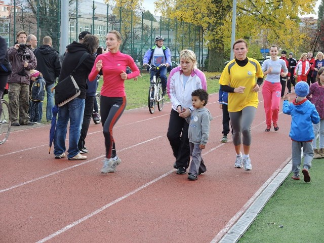 Pół tysiąca osób biegało dla Anny Harkowskiej, oliW maratonie dla Ani Harkowskiej, olimpijki ze Świnoujścia wzięło udział ponad 500 osób.