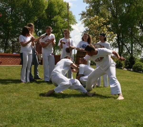 Pokazy Abada Capoeira podczas II Majówki Pozarządowej w Ełku