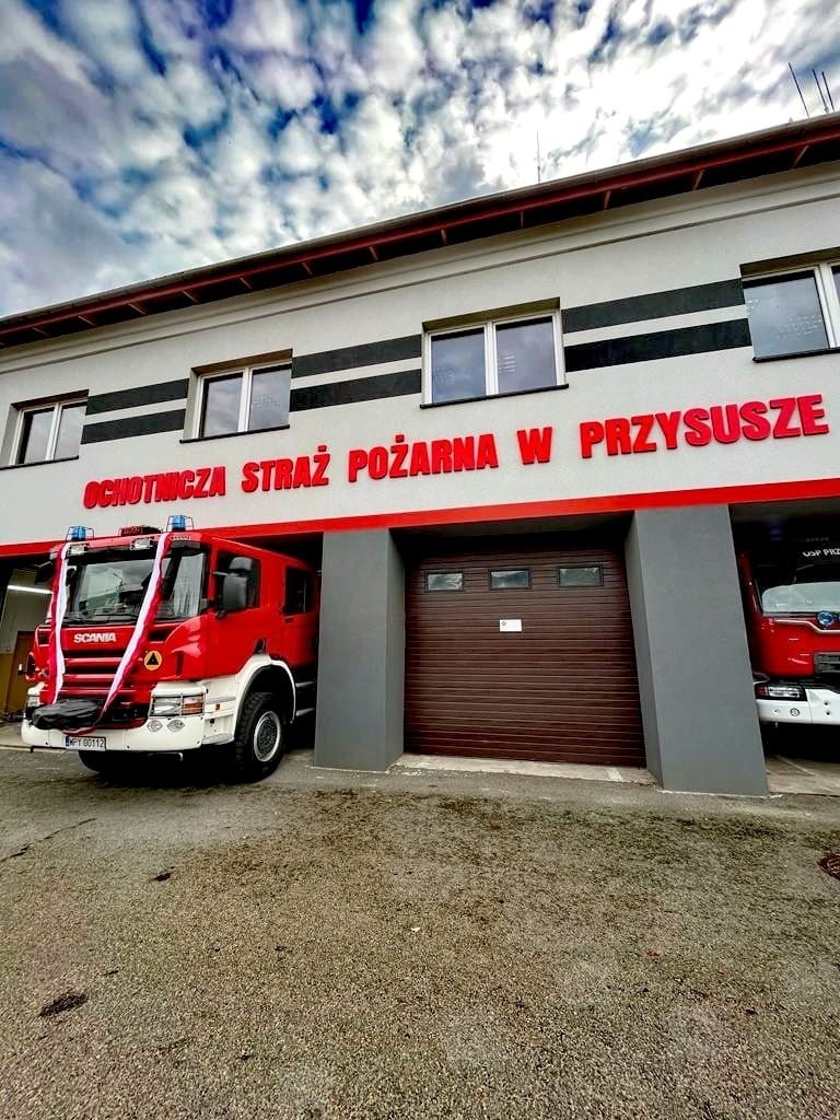 Strażacy z Przysuchy otrzymali nowy wóz, który będzie służył w prowadzeniu akcji ratunkowych