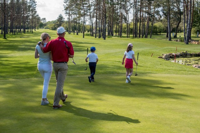 Pole golfowe w Kamieniu Śląskim prezentuje się bardzo okazale pod względem infrastrukturalnym.