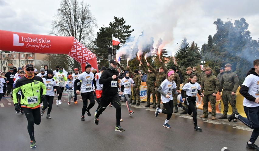 Jubileuszowy 10. Bieg "Tropem Wilczym" w Chełmie. Pobiegli aby uczcić Żołnierzy Wyklętych. Zobacz zdjęcia